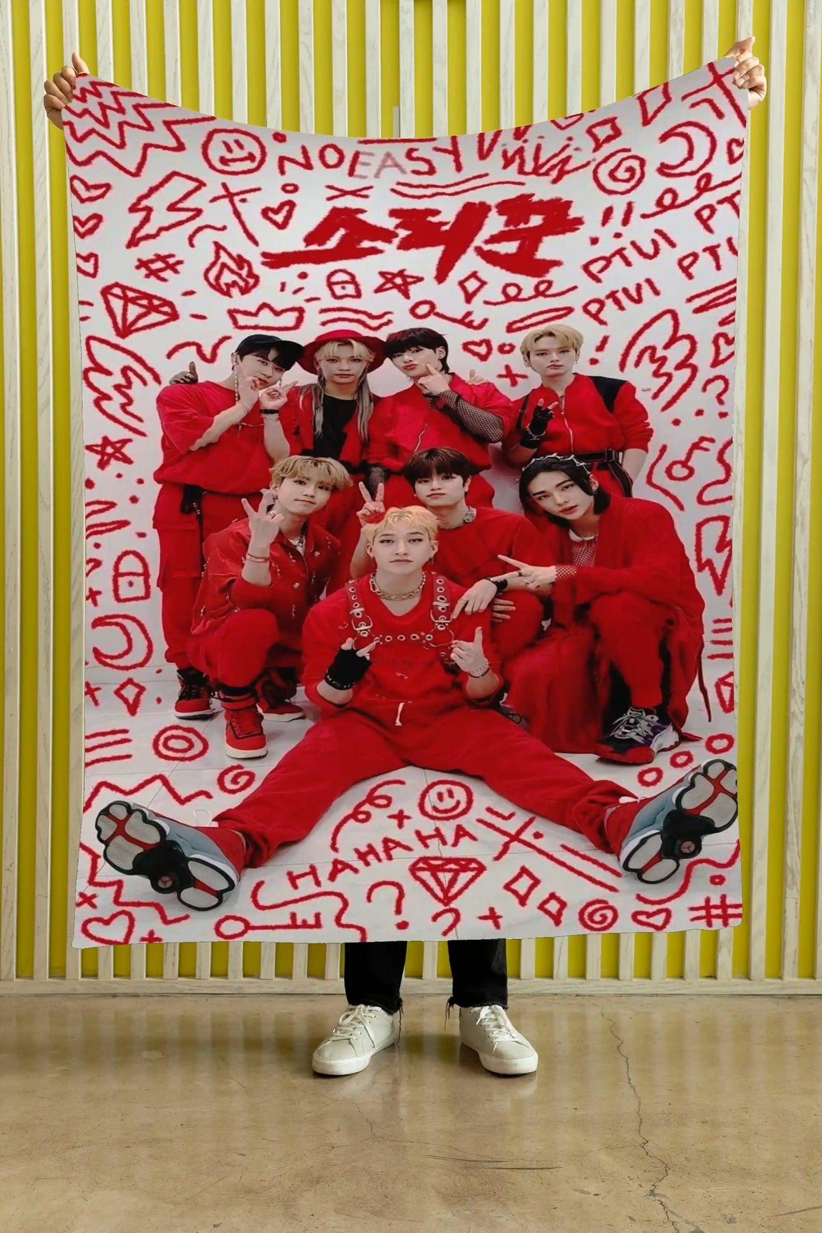 Cobija Stray Kids – Grupo · marco rojo