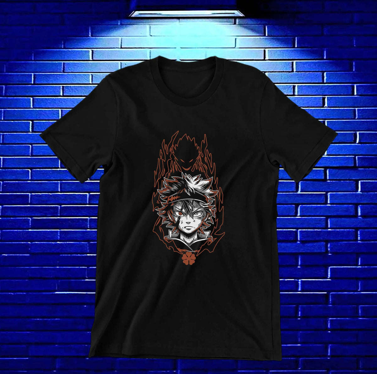 Camiseta Black Clover – Asta con aura de fuego · Negra