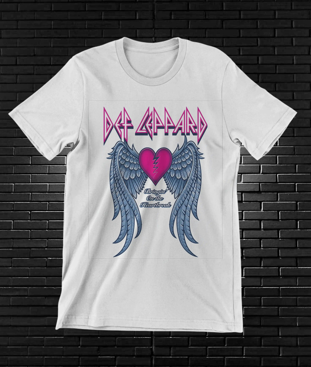 Camiseta Def Leppard – Corazón con alas · Blanca