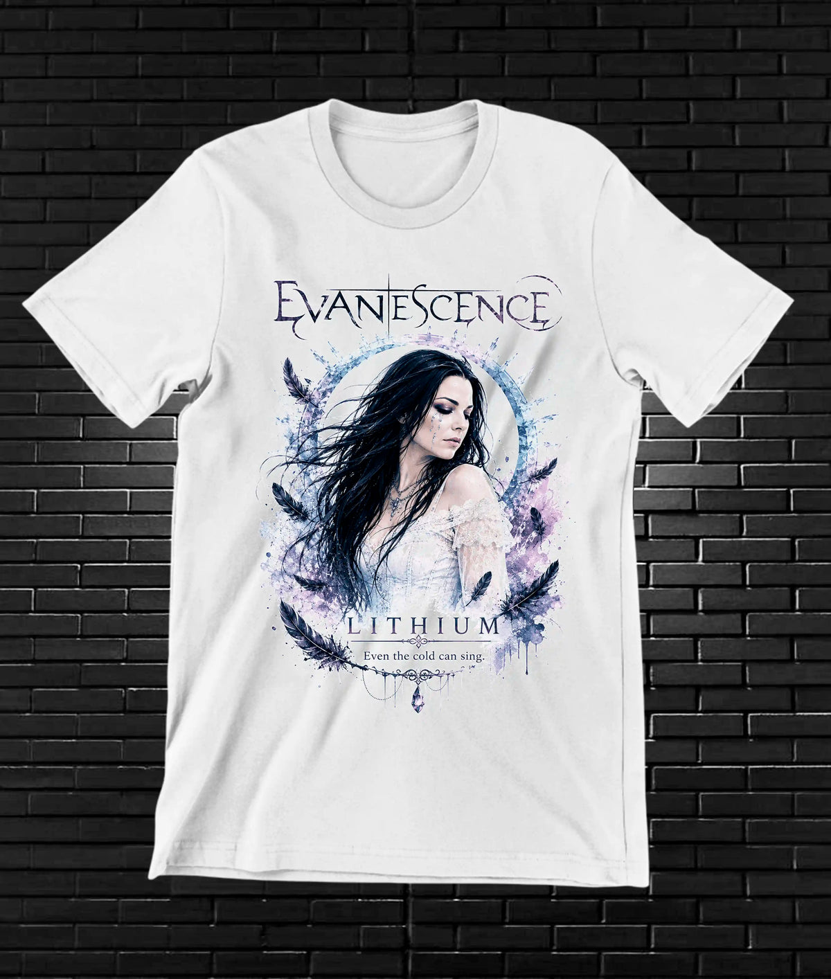 Camiseta Evanescence – Retrato y plumas azules · Blanca