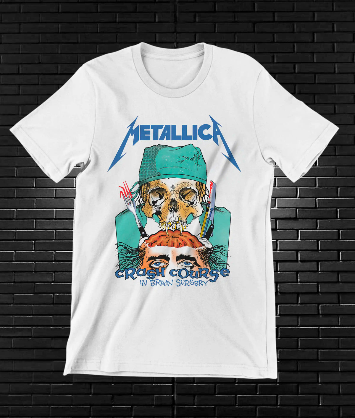 Camiseta Metallica – Calaveras sobre fondo azul y verde · Blanca