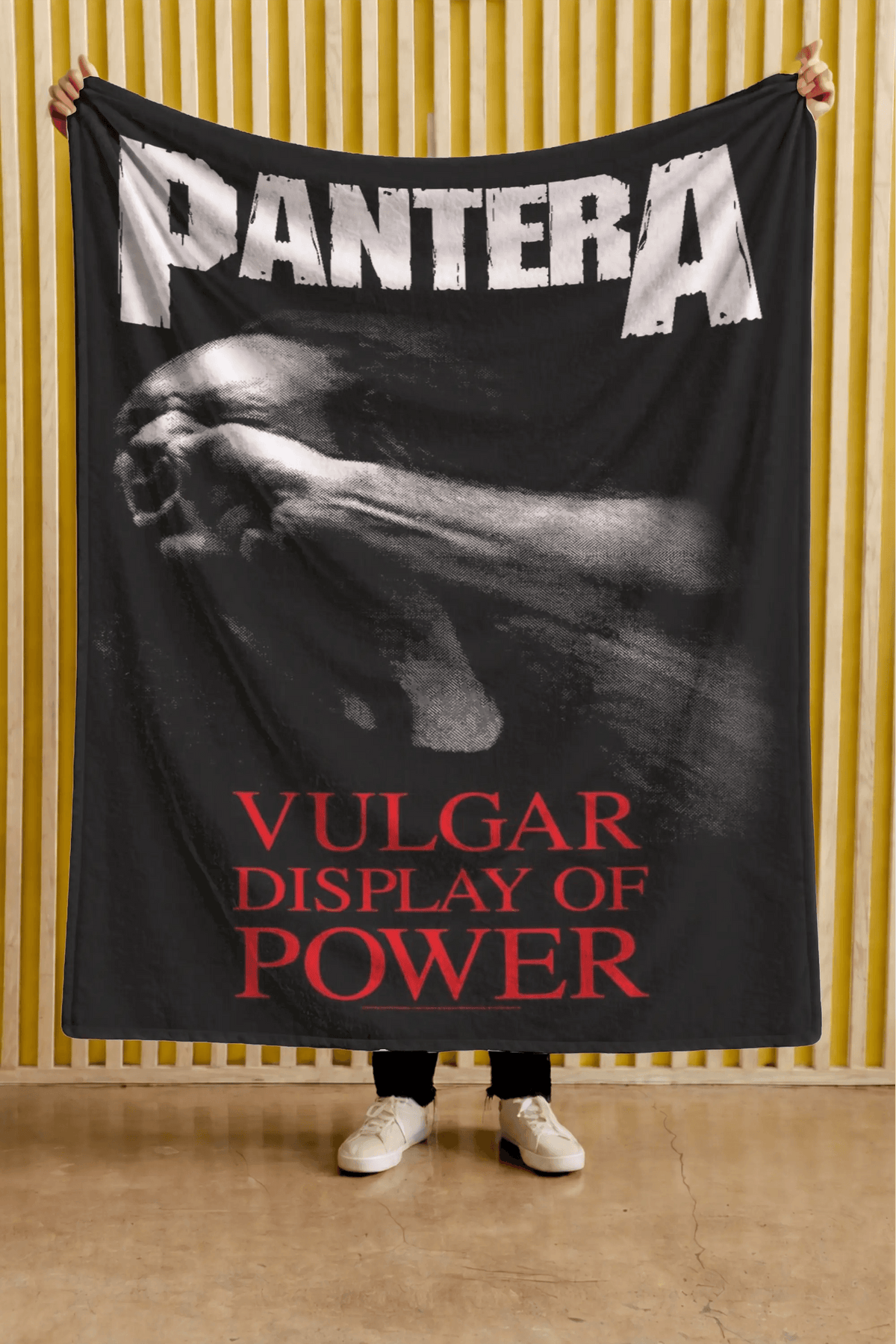 Cobija Pantera – Vulgar Display of Power · puño