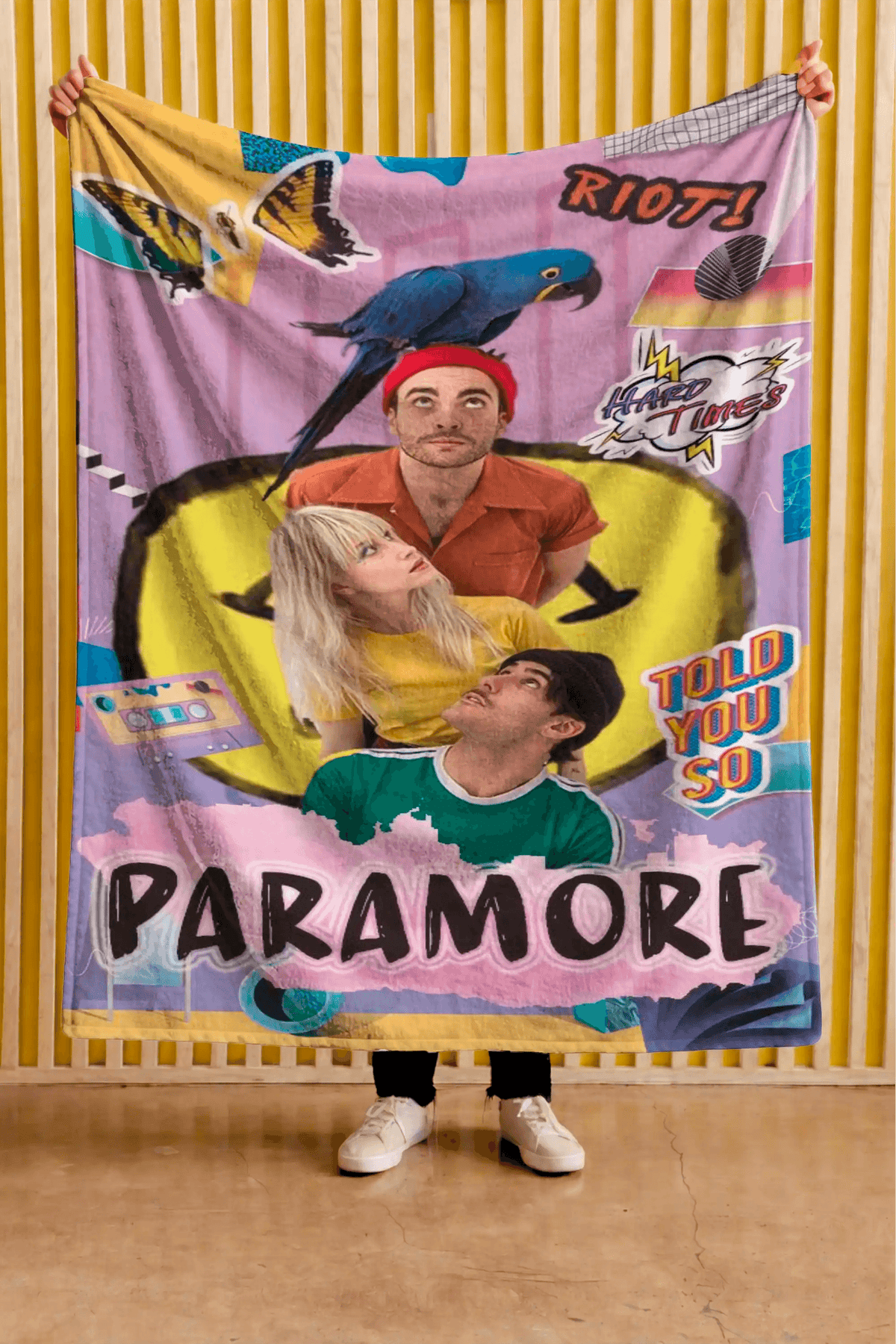 Cobija Paramore – Riot · collage