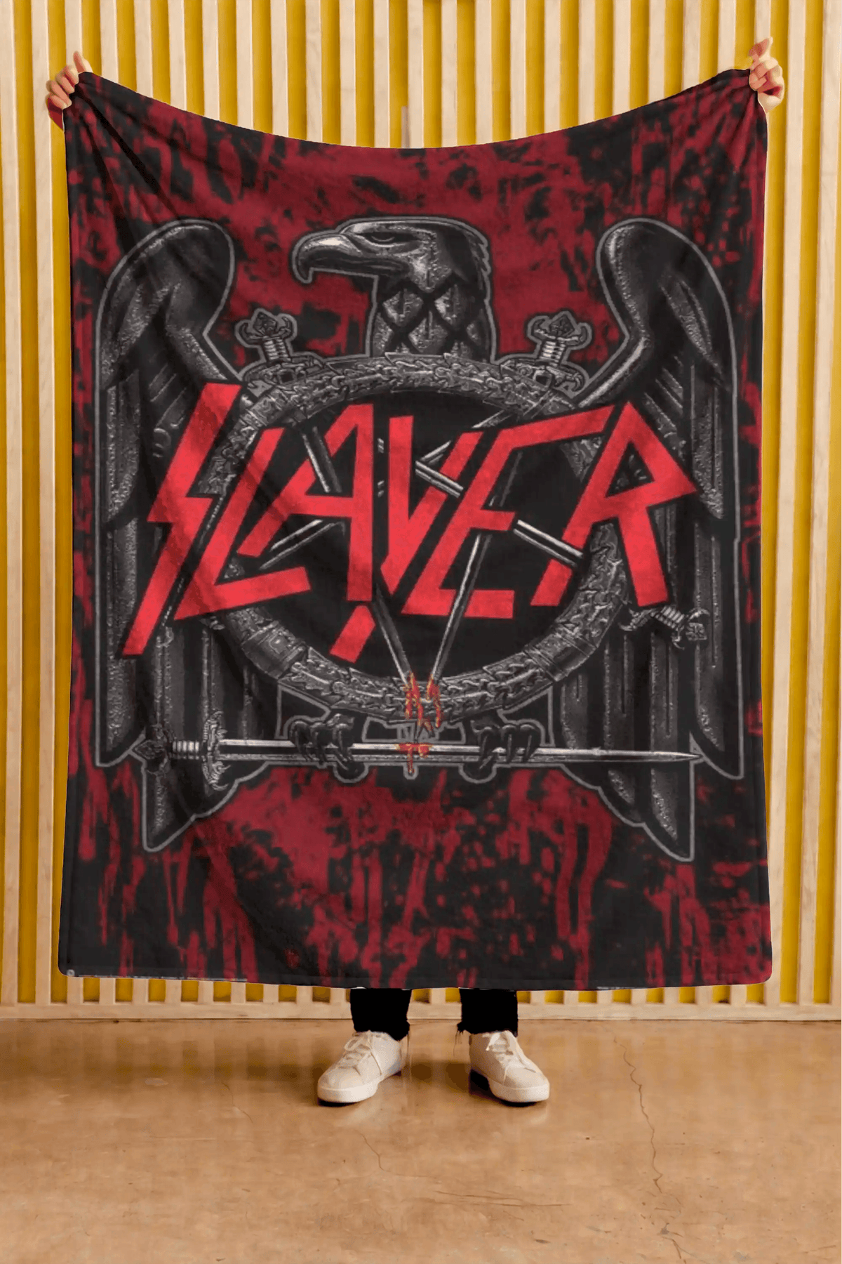Cobija Slayer – Águila y espadas
