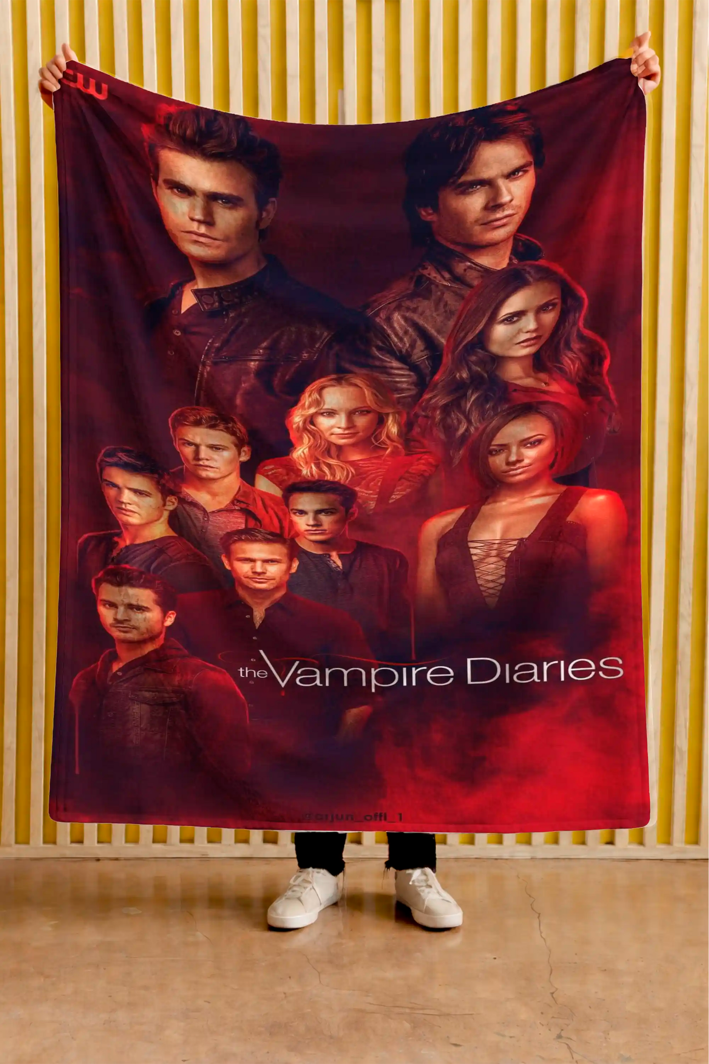 Cobija The Vampire Diaries – NIMOR