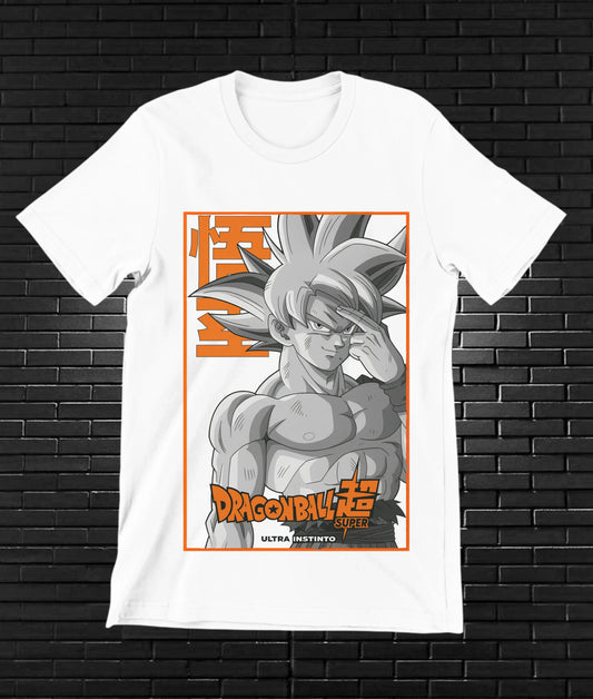 Camiseta Dragon Ball – Goku Ultra Instinto · retrato enmarcado · Blanca