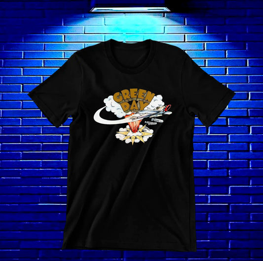 Camiseta Green Day – Logotipo alado ilustrado · Negra