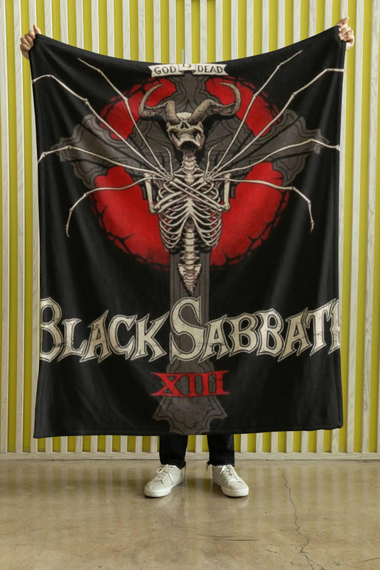 Cobija Black Sabbath – XIII · emblema rojo