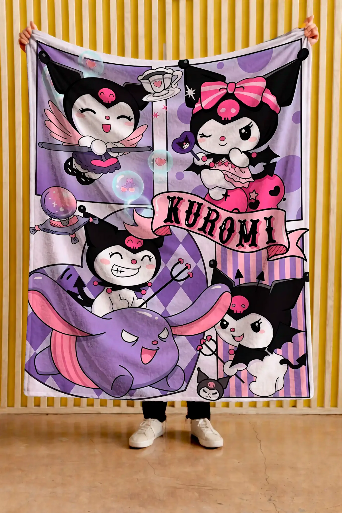 Cobija de Kuromi: Cuadros · collage rosa y lila.