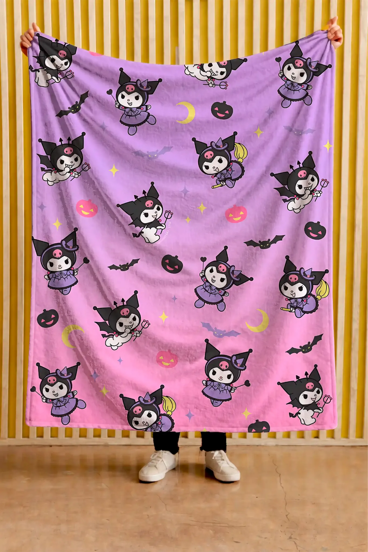 Cobija de Kuromi: Halloween · brujitas y calabazas.