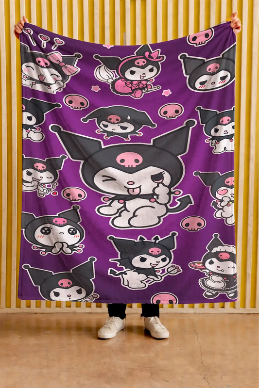 Cobija de Kuromi: Calaveras · fondo morado.