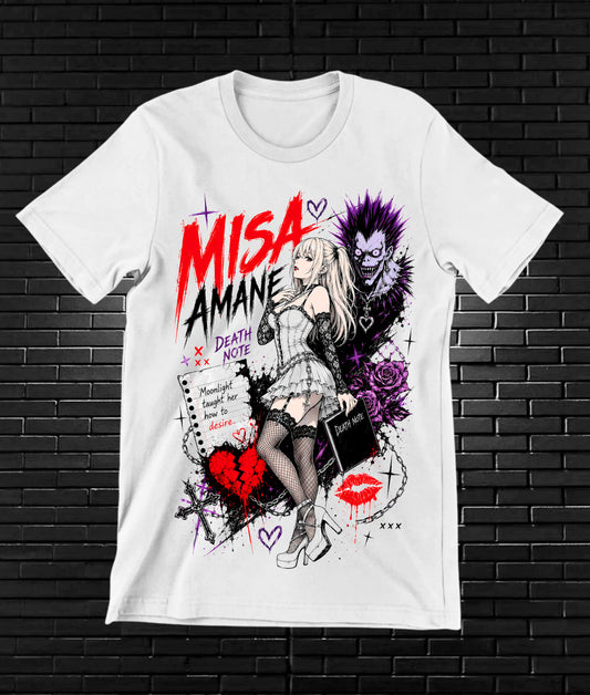 Camiseta Death Note – Misa Amane y shinigami en violeta · Blanca