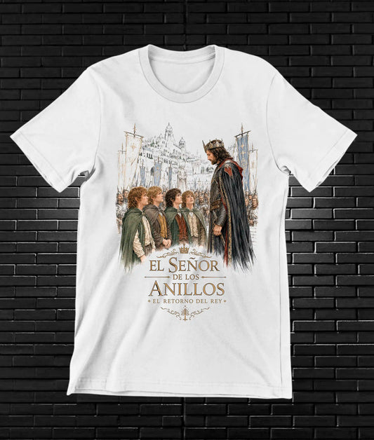 Camiseta El Señor de los Anillos – Hobbits y Gandalf · Blanca