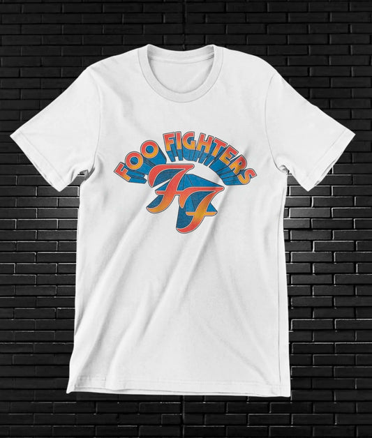 Camiseta Foo Fighters – Logotipo multicolor · Blanca