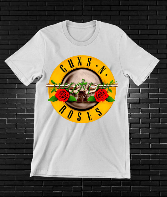 Camiseta Guns N' Roses – Emblema de pistolas y rosas · Blanca