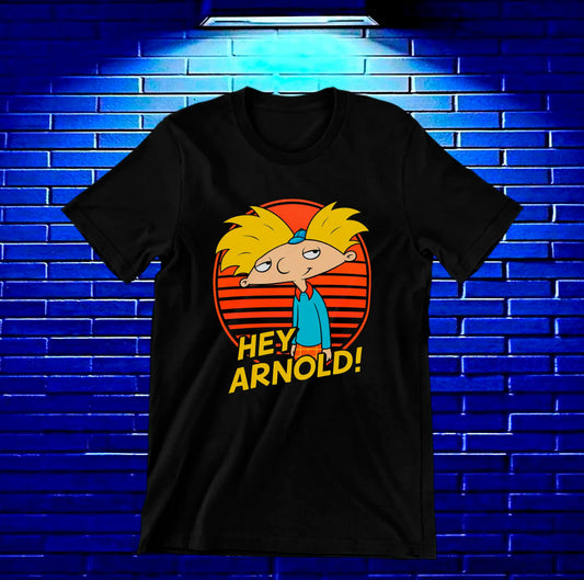 Camiseta Hey Arnold – Arnold sobre franjas retro · Negra