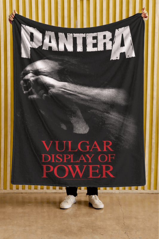 Cobija Pantera – Vulgar Display of Power · puño