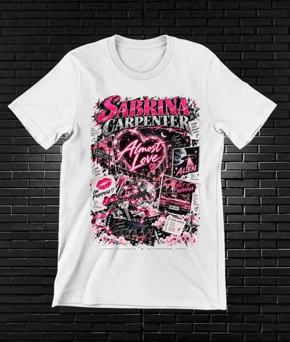 Camiseta Sabrina Carpenter MELAR - BAREN Blanco