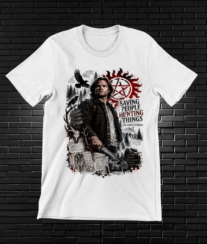 Camiseta Supernatural – CAMINE – Diseño MERON – Blanco